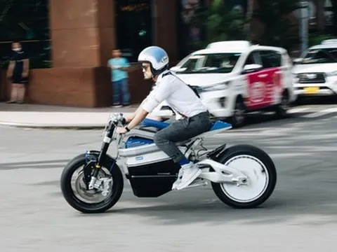 "Trình làng" xe máy điện Việt Nam đầy pin đi 300km, mạnh ngang một mẫu xe tay ga quen mặt