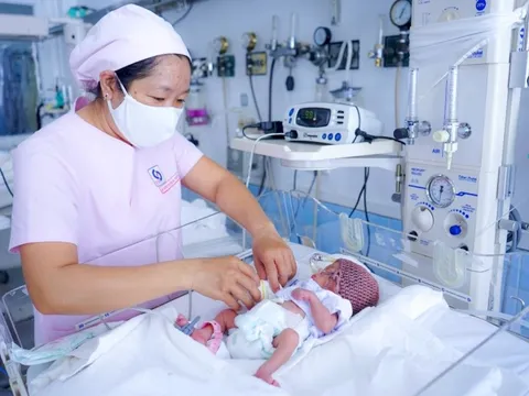 Hiếm muộn nhiều năm, đến khi có thai lại không biết