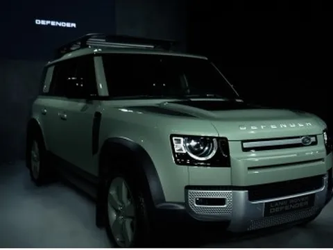 Ảnh chi tiết Land Rover Defender phiên bản kỷ niệm 75 năm giá hơn 7 tỷ đồng