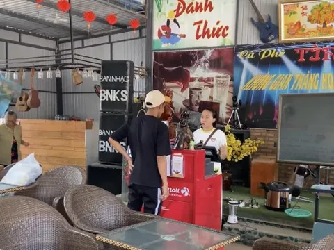 Cô gái 24 tuổi mang niềm vui giải trí có thưởng đến vùng núi của Khánh Hòa