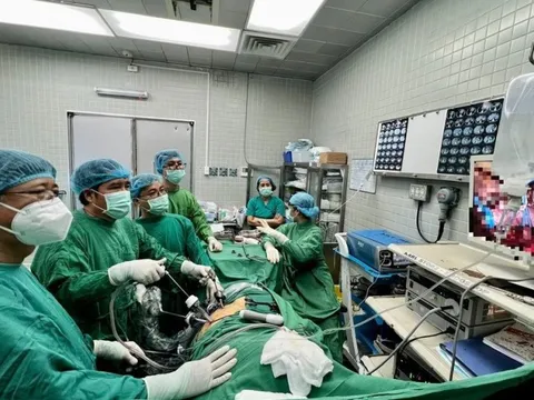 Ca ung thư thận hiếm gặp được phẫu thuật nội soi đầu tiên tại Việt Nam