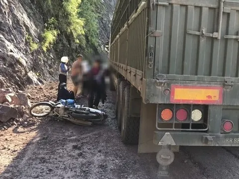 Nữ hiệu phó và con trai gặp nạn thương vong trên đường đến trường