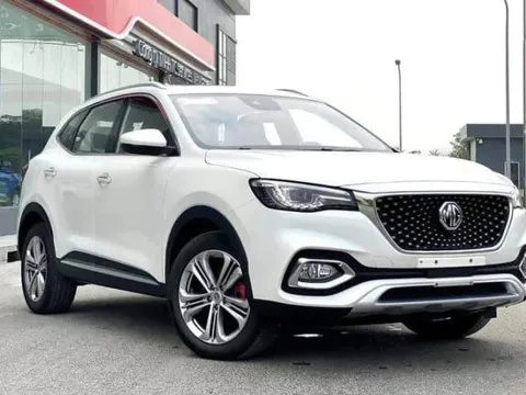 Sắp có phiên bản mới, đại lý vẫn xả hàng MG HS cũ, người tiêu dùng vẫn muốn đợi "bắt đáy"