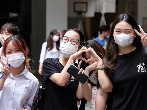 Hơn 1 triệu thí sinh dự thi Ngữ văn, Toán: Hồi hộp và lo lắng