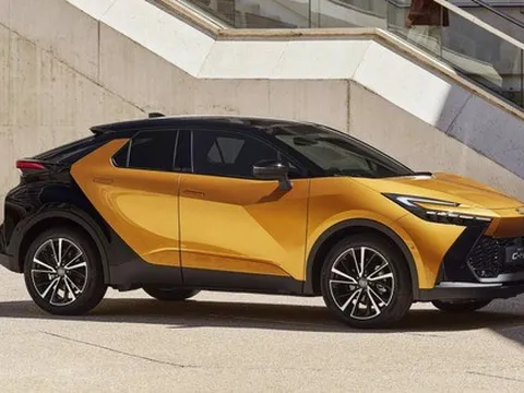 Toyota C-HR 2024 ra mắt, nhập lẻ về Việt Nam phải ngang giá Mercedes GLC