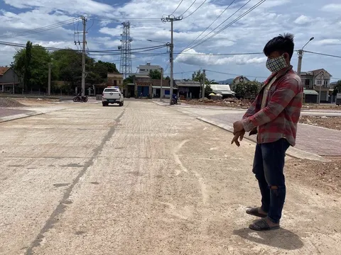 Chủ tịch UBND tỉnh Bình Định tặng bằng khen cho 3 công dân dũng cảm bắt cướp