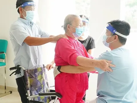 Covid-19 trở thành dịch truyền nhiễm nhóm B: Vừa mừng - vừa lo!