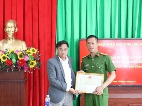 Lâm Đồng: Khen thưởng đột xuất Phòng Cảnh sát PCCC-CNCH