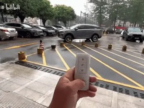 Không còn nỗi lo đỗ xe ra vào chỗ chật hẹp khi các "pháp sư Trung Hoa" ra tay: công nghệ điều khiển từ xa như ô tô đồ chơi
