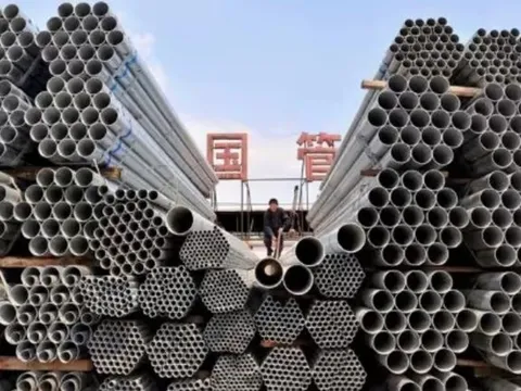 Xuất khẩu thép Trung Quốc tăng vọt lên cao nhất 7 năm, giá dao động mạnh