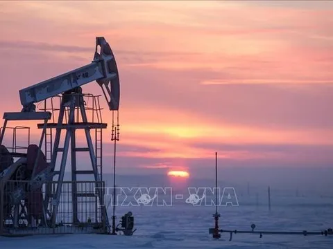 Giá dầu thế giới giảm quý thứ tư liên tiếp