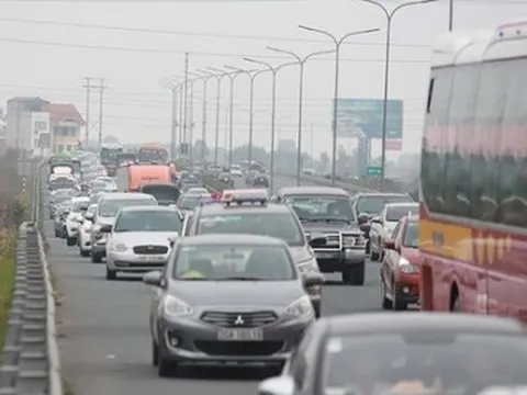 Bắt đầu giảm giá vé xe lưu thông trên 4 tuyến cao tốc
