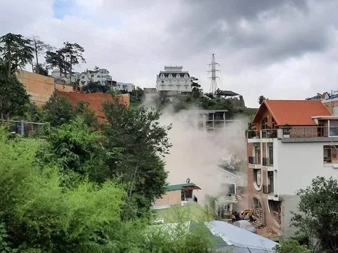 Chủ động đánh sập phần taluy còn lại sau vụ sạt lở để tránh thương vong