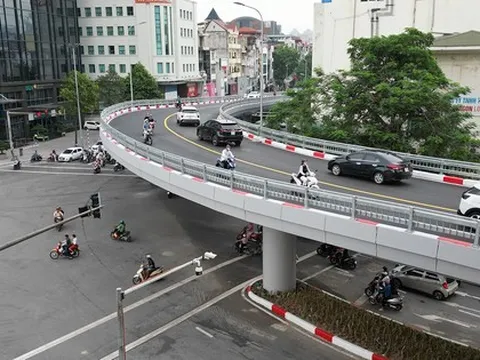 Nút giao thông Chùa Bộc - Phạm Ngọc Thạch sáng đầu tuần sau khi thông xe