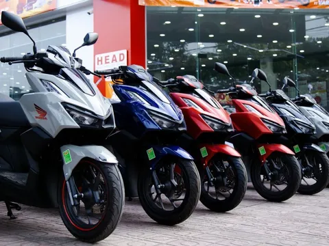 Thế giới 2 bánh: Honda giảm giá hàng loạt xe máy