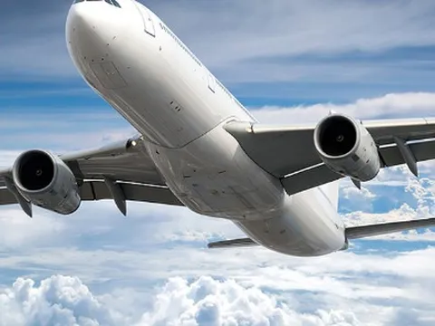Du lịch gần chạm mức trước đại dịch, giá vé máy bay ở châu Âu cao ngất ngưởng
