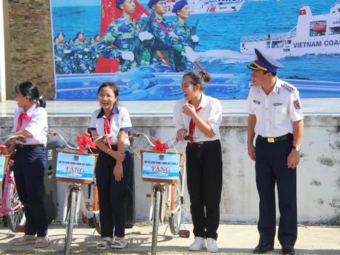 Ngày ý nghĩa trên đảo Cù Lao Xanh