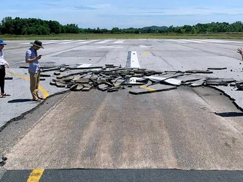Bộ GTVT yêu cầu làm rõ nguyên nhân bong tróc đường băng sân bay Vinh