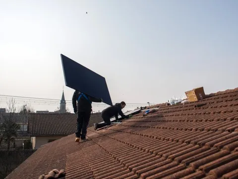 Đua nhau xây điện mặt trời, giá điện châu Âu lại xuống mức âm