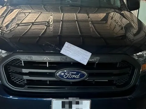 Tài xế lái xe bán tải chạy ngược chiều trên cao tốc 6 làn xe do "không biết đường"