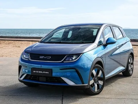 Hãng chuẩn bị xây nhà máy ở Việt Nam chính thức bán mẫu xe điện cỡ C ở Đông Nam Á, giá ngang Nissan Almera