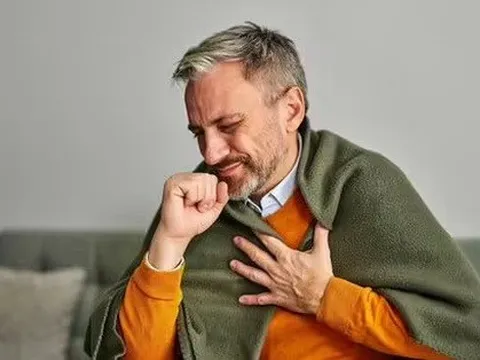 4 triệu chứng nếu kéo dài có thể là dấu hiệu của ung thư: Có 1 cũng cần đi khám