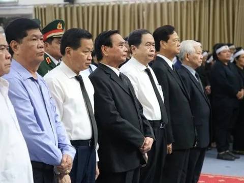 Tiễn đưa nguyên Trưởng ban Tổ chức Trung ương Lê Phước Thọ về đất mẹ