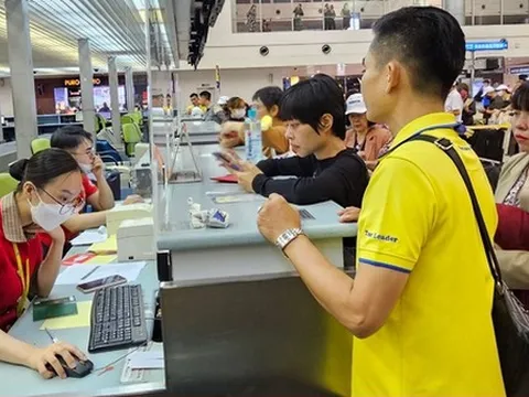 Giá vé máy bay cao điểm hè rẻ nhất 6 năm qua