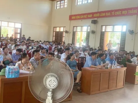 Em trai phó chủ tịch huyện trúng đấu giá 23 lô đất