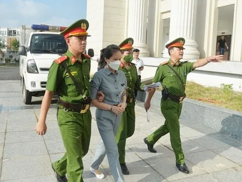 Nữ cựu Cục trưởng lãnh sự 32 lần nhận hối lộ, tổng hơn 25 tỷ khi cấp phép 'chuyến bay giải cứu'