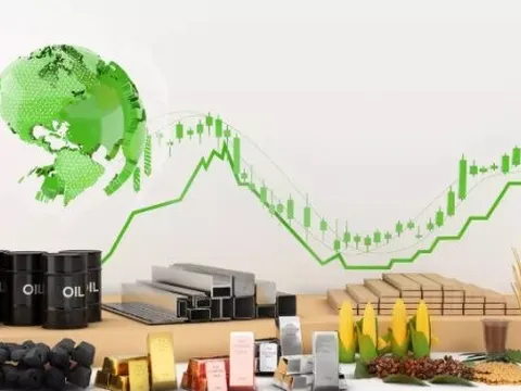 Thị trường ngày 12/7: Giá vàng và quặng sắt tăng, dầu đạt đỉnh 10 tuần nhưng cao su, cà phê, khí đốt giảm