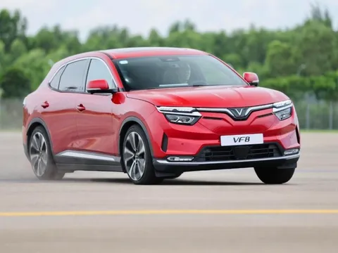 2 mẫu xe điện VinFast đua top 10 ô tô bán chạy nhất tại Việt Nam nửa đầu 2023