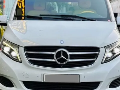 Chiếc minivan Mercedes này được chủ cũ độ khoang thương gia hết gần 300 triệu nhưng bán lại chỉ hơn 1,2 tỷ, rẻ hơn nửa giá xe mới
