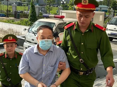 Vụ "Chuyến bay giải cứu": "35,5 năm trong sạch, còn 6 tháng nghỉ hưu thì vấy bẩn"