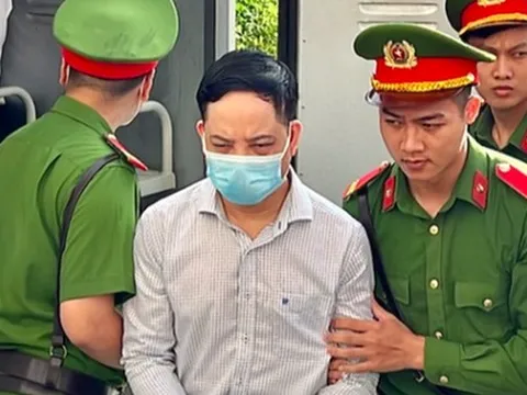 Vụ "chuyến bay giải cứu": "Thứ trưởng đã ký rồi, phải chuyển tiền mới có dấu"