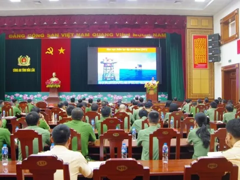 Cung cấp thông tin về tình hình biển đảo cho người dân tỉnh Đắk Lắk