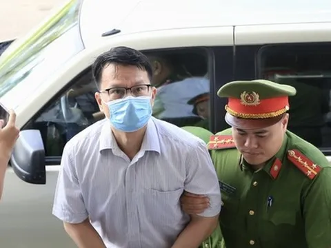 Cựu Đại sứ, Tổng lãnh sự quán khai về việc ‘làm giá’ với hàng nghìn du học sinh và tù nhân