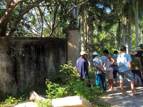 Phát hiện thi thể tài xế xe khách tử vong trong tư thế treo cổ