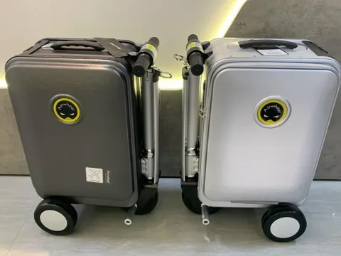 Chú ý khi mang túi xách, vali tích hợp pin đi máy bay