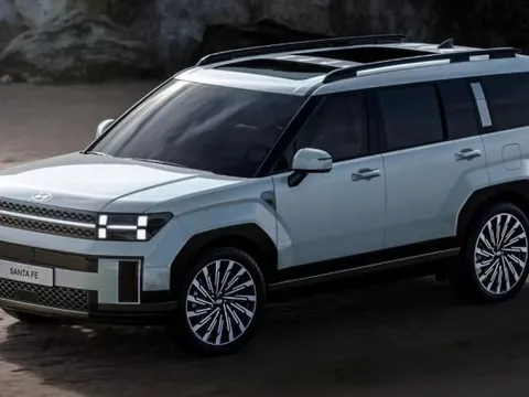 Hyundai công bố Santa Fe thế hệ mới với nội, ngoại thất như Land Rover, mâm 21 inch to ngang xe sang