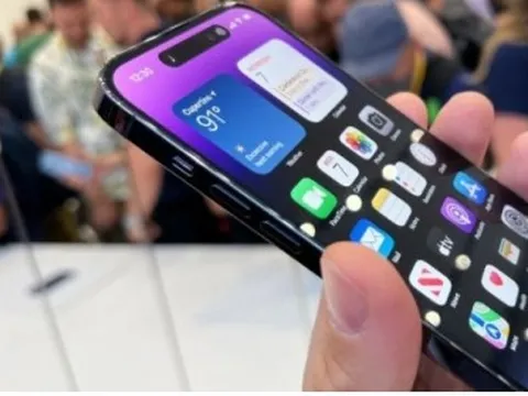 iPhone 4GB "hàng hiếm" được bán với giá gần 200.000 USD