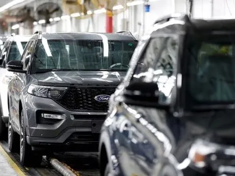 Cuộc đua giảm giá xe điện nóng trở lại: Một hãng xe điện tuyên chiến với Tesla, giảm giá hơn 200 triệu đồng cho mẫu xe đắt khách nhất