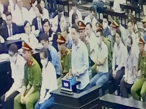 Bị đề nghị mức án tử hình, cựu thư ký thứ trưởng Bộ Y tế bật khóc xin cơ hội làm lại