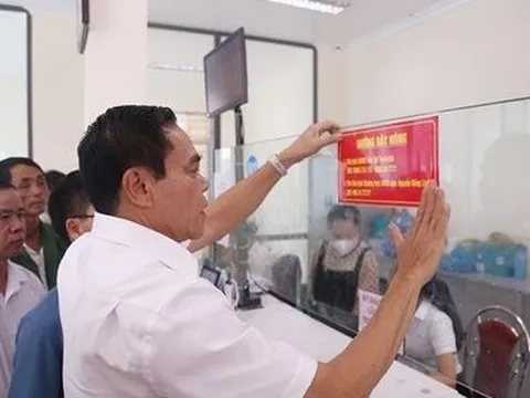 Chủ tịch Hà Tĩnh “cháy máy” sau khi dán số điện thoại đường dây nóng