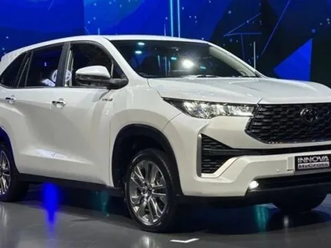 Toyota Innova thế hệ mới chuẩn bị cập bến thị trường Việt