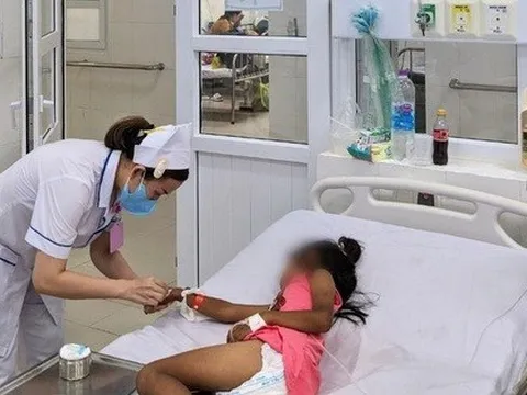 Điểm danh những món ăn nên tránh xa khi uống rượu vang