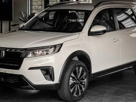Honda BR-V vừa ra mắt Việt Nam đã ưu đãi 70 triệu, quyết bám đuổi Xpander và Veloz Cross