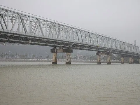 Tìm thấy thi thể người phụ nữ nhảy cầu sau khi để lại thư tuyệt mệnh