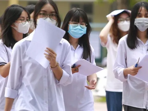 Trào lưu “flex” khoe điểm thi trên mạng: Chuyên gia cảnh báo nguy cơ tổn thương tâm lý