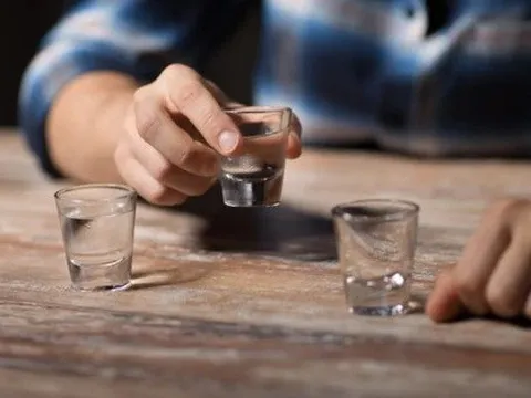 Suy đa tạng sau khi uống 3 lít rượu mỗi ngày